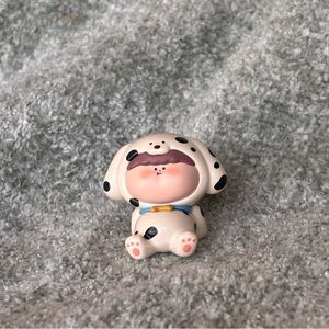 AMLLS sitting puppy | black and white spotted Dalmatian dog | blind bag pop bean